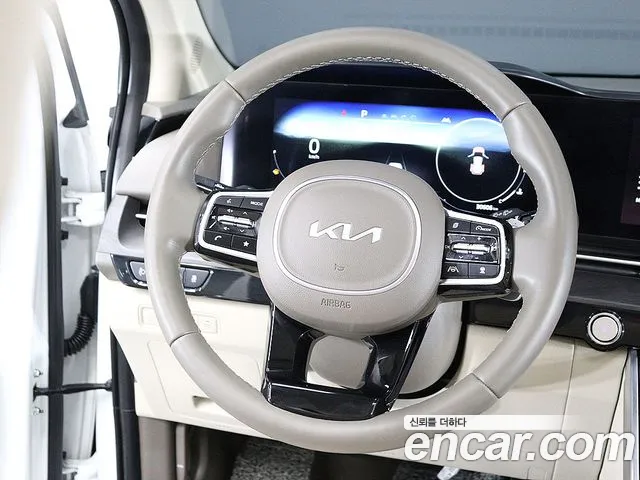 Kia Carnival Generation 4 — Фото автомобиля 14