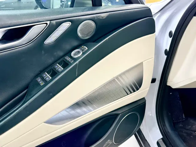 Genesis Pure Electric G80 — Фото автомобиля 7