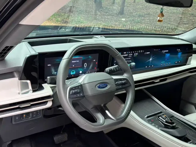 Ford Edge — Фото автомобиля 8