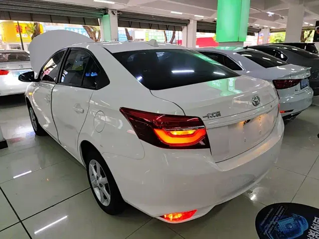 Toyota Vios — Фото автомобиля 4