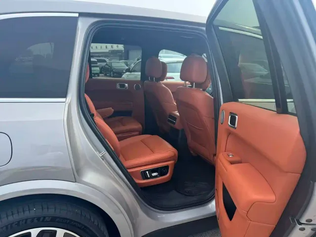 Li Auto L8 — Фото автомобиля 7