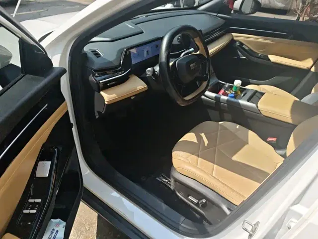 Geely Galaxy L6 — Фото автомобиля 12