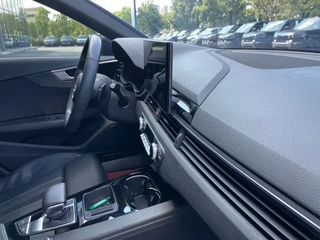 Audi A4L — Фото автомобиля 20