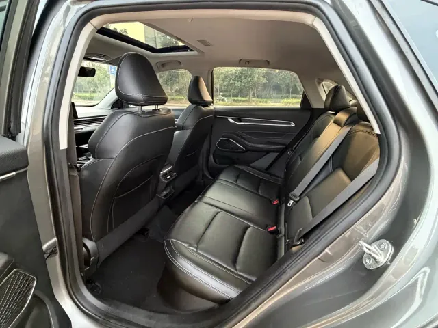 Geely Emgrand — Фото автомобиля 6