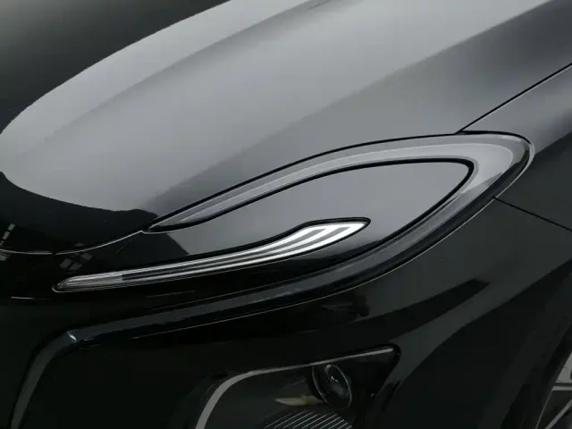 Hongqi E-QM5 — Фото автомобиля 7