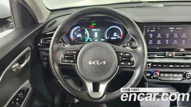 Kia Niro — Фото автомобиля 19