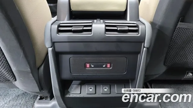 Land Rover Defender — Фото автомобиля 17