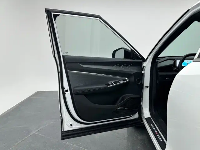 Geely Boyue — Фото автомобиля 16