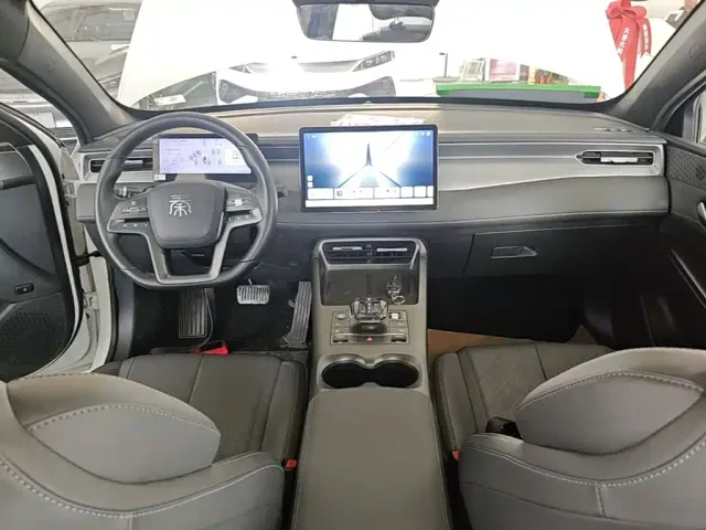 BYD Qin PLUS — Фото автомобиля 9