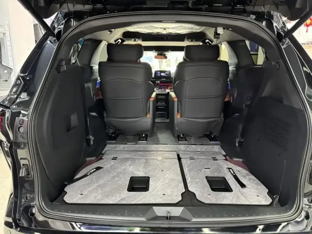 Toyota Granvia — Фото автомобиля 8