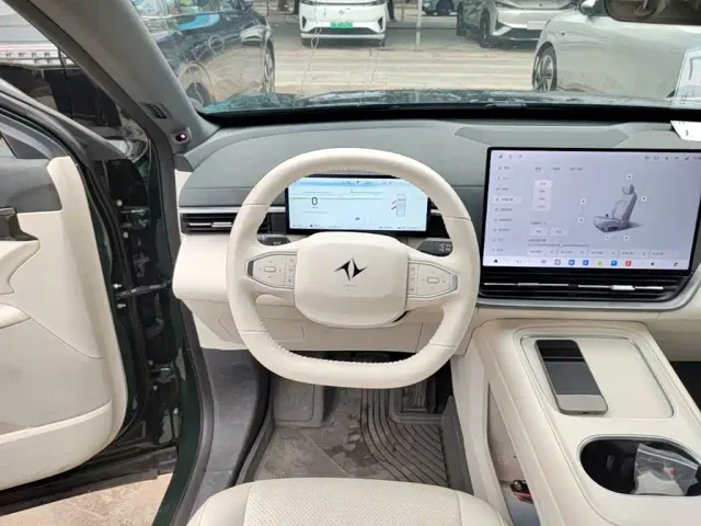 Dongfeng eπ 008 — Фото автомобиля 10