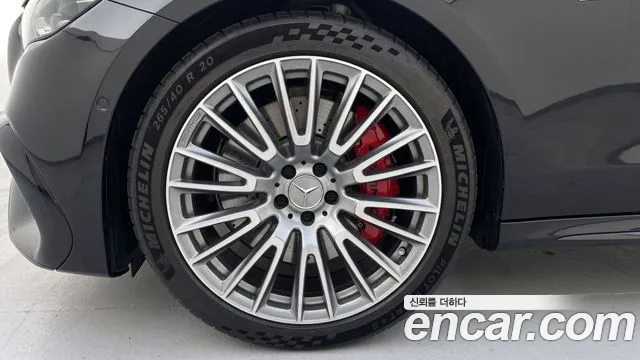Mercedes-Benz E-Class — Фото автомобиля 5