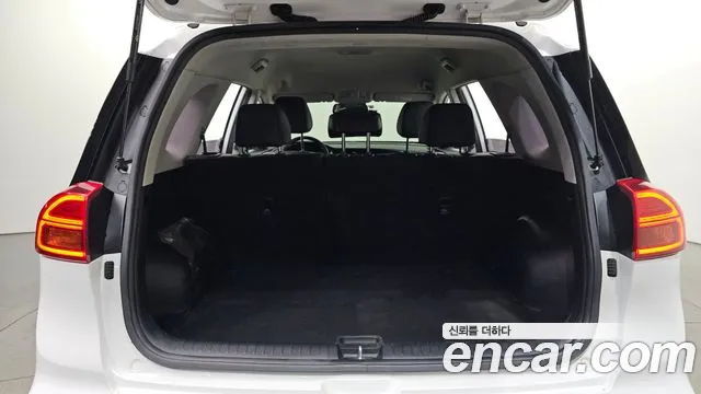 Kia Niro — Фото автомобиля 19