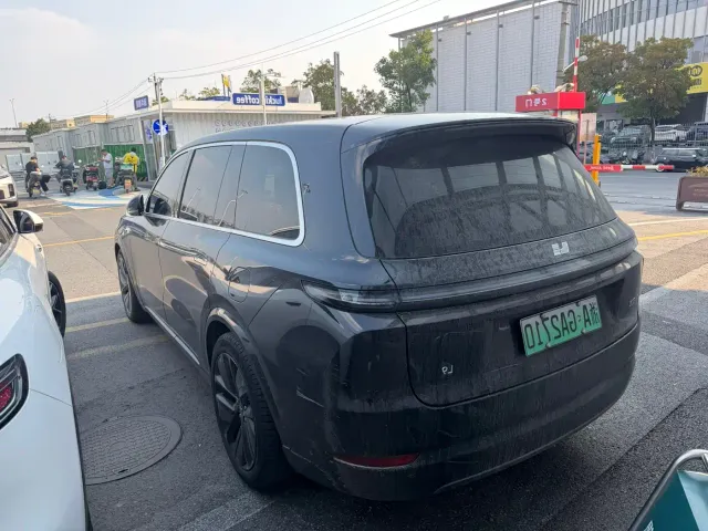 Li Auto L9 — Фото автомобиля 5
