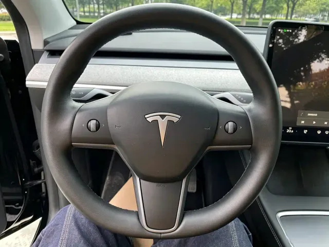 Tesla Model Y — Фото автомобиля 7