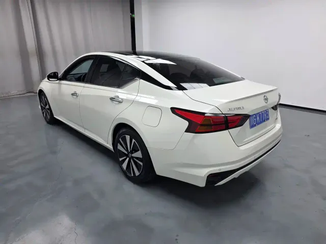 Nissan Teana — Фото автомобиля 9