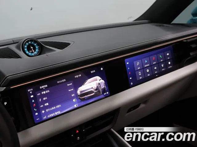 Porsche Macan Electric — Фото автомобиля 17