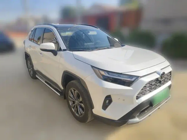Toyota RAV4 — Фото автомобиля 3