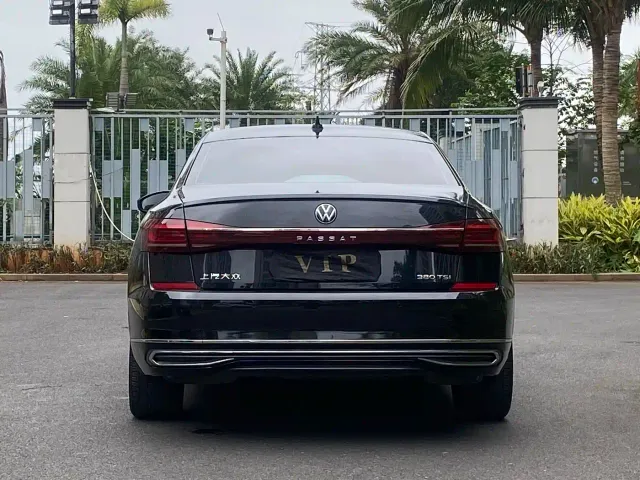 Volkswagen Passat — Фото автомобиля 17