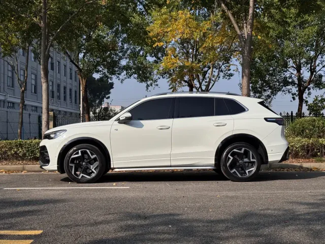 Volkswagen Tiguan L — Фото автомобиля 4