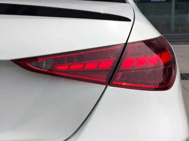 Mercedes-Benz C-Class — Фото автомобиля 22