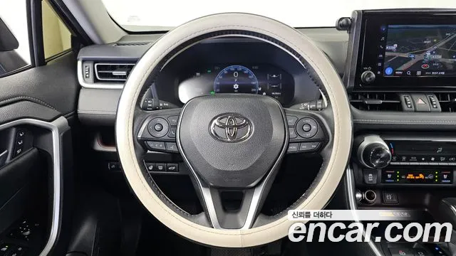 Toyota RAV4 — Фото автомобиля 12