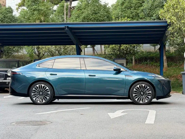 Nissan N7 — Фото автомобиля 3