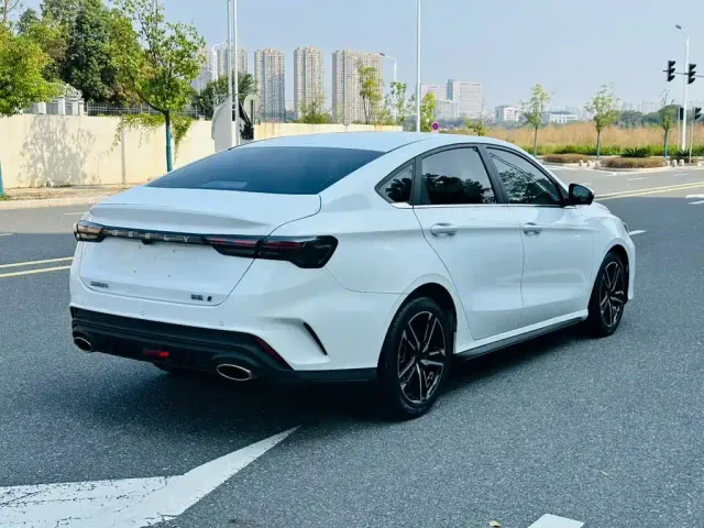 Geely Binrui — Фото автомобиля 6