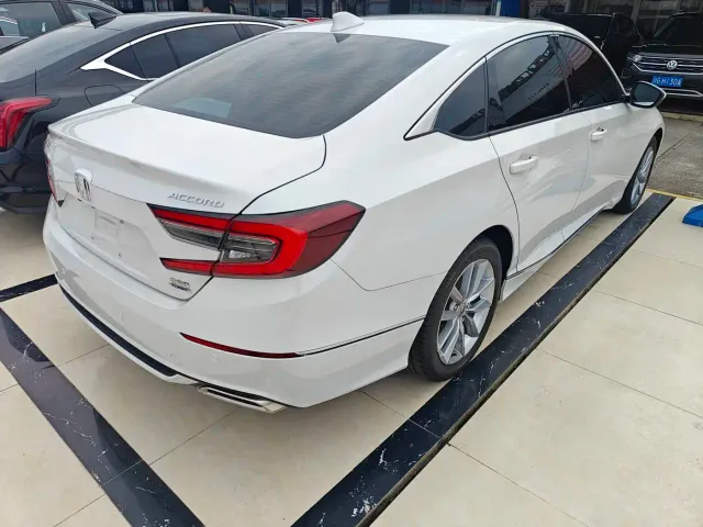 Honda Accord — Фото автомобиля 15