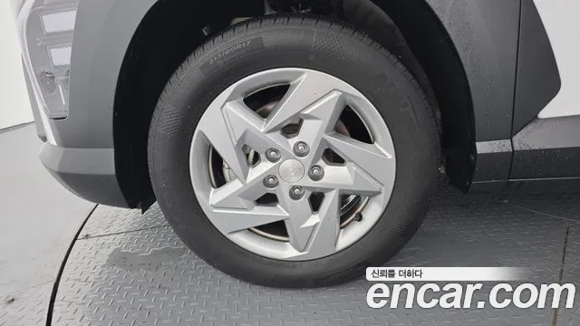 Hyundai Kona Kona (SX2) Бензин 2.0 2WD — Фото автомобиля 5