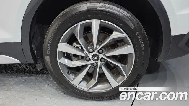 Audi Q5 FY — Фото автомобиля 21