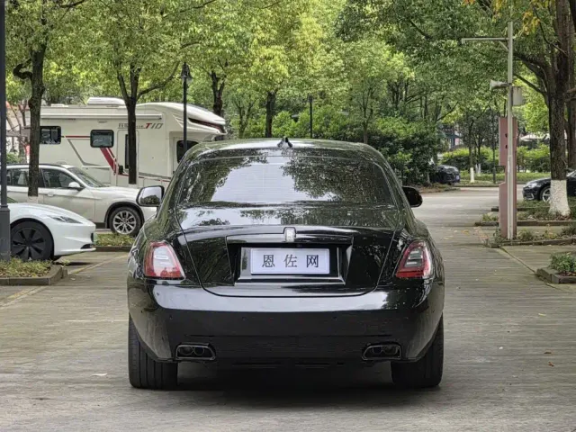 Rolls-Royce Ghost — Фото автомобиля 9