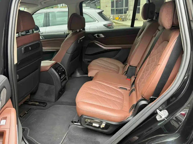 BMW X7 — Фото автомобиля 7
