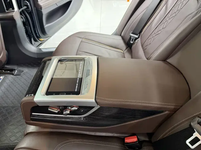 BMW 7 Series — Фото автомобиля 15