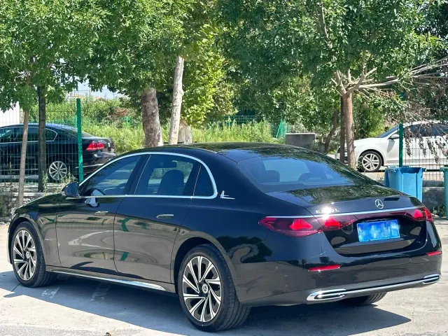 Mercedes-Benz E-Class — Фото автомобиля 7