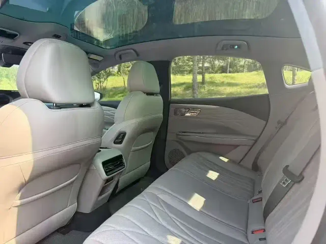 Geely Galaxy Xingyao 8 — Фото автомобиля 5