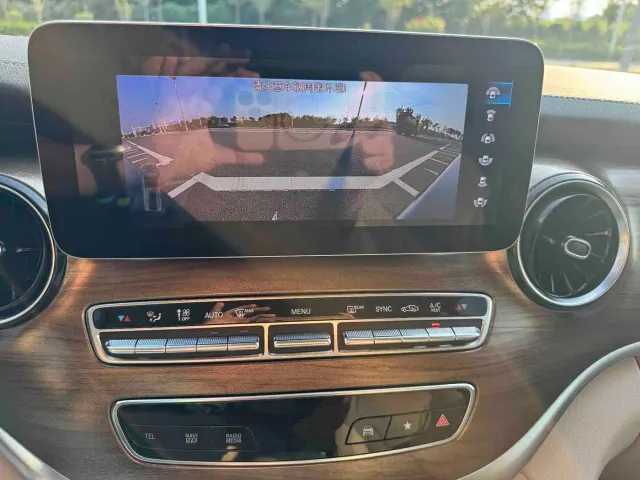 Mercedes-Benz V-Class — Фото автомобиля 14
