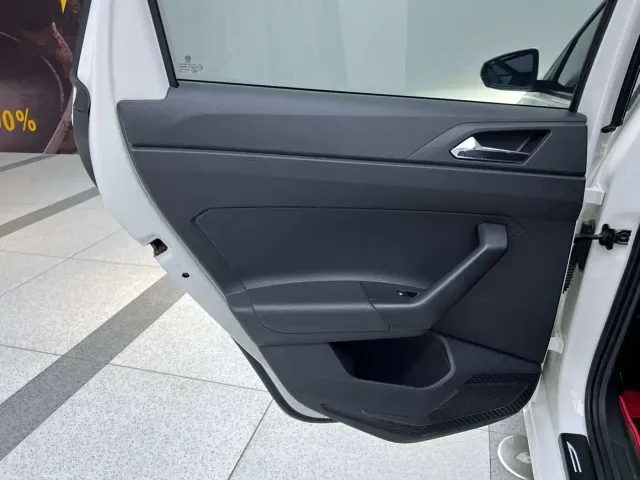 Volkswagen Polo — Фото автомобиля 13