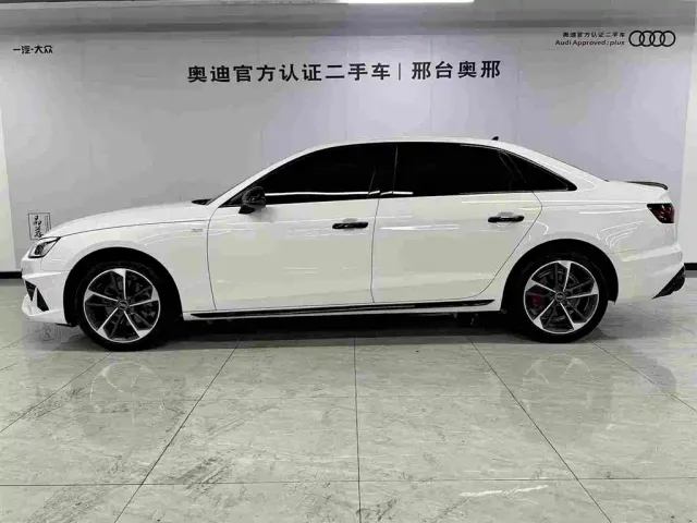 Audi A4L — Фото автомобиля 3