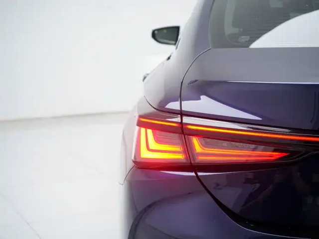 Lexus ES — Фото автомобиля 13