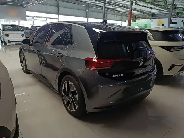 Volkswagen ID.3 — Фото автомобиля 4