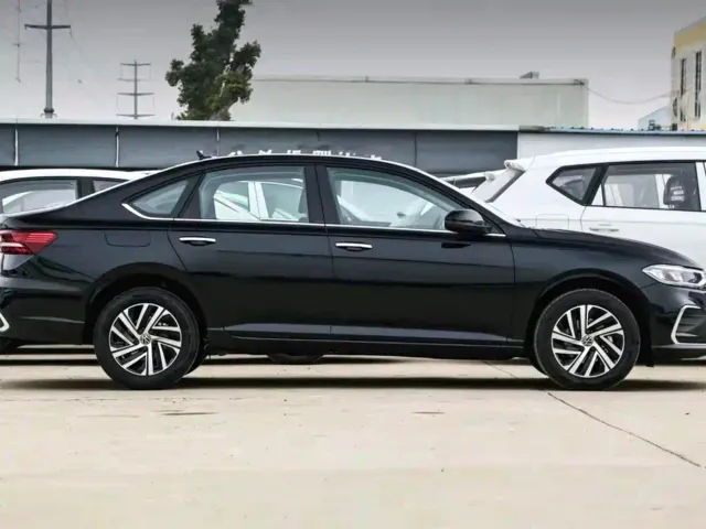 Volkswagen Lavida — Фото автомобиля 10