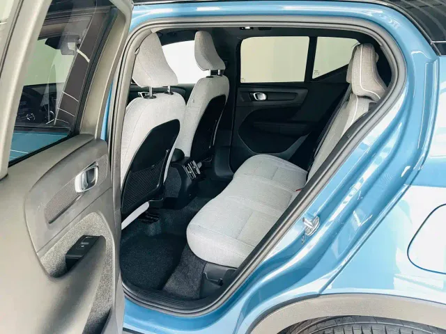 Volvo XC40 — Фото автомобиля 10
