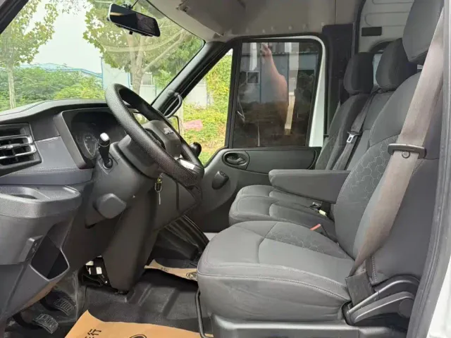 Jiangling JMC Fushun 2022 2.0T Manual Multi-purpose Passenger Vehicle Medium Wheelbase Medium-high Roof 6-7 seater — Фото автомобиля 10