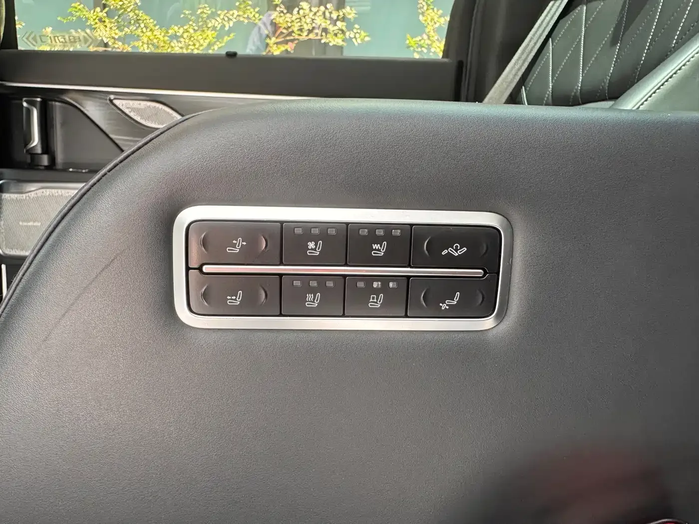 WEY WEY Alpine 2023 AWD Flagship — Фото автомобиля 16