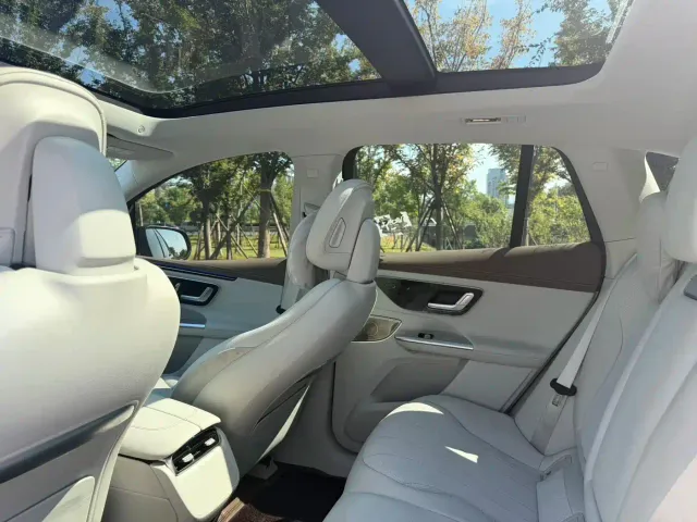 Mercedes-Benz EQE SUV — Фото автомобиля 8