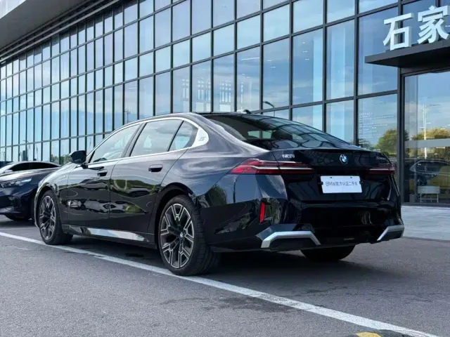 BMW 5 Series — Фото автомобиля 14
