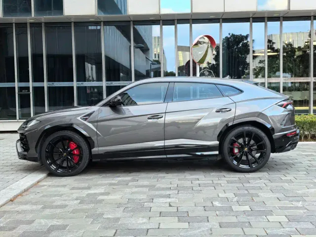 Lamborghini Urus — Фото автомобиля 6