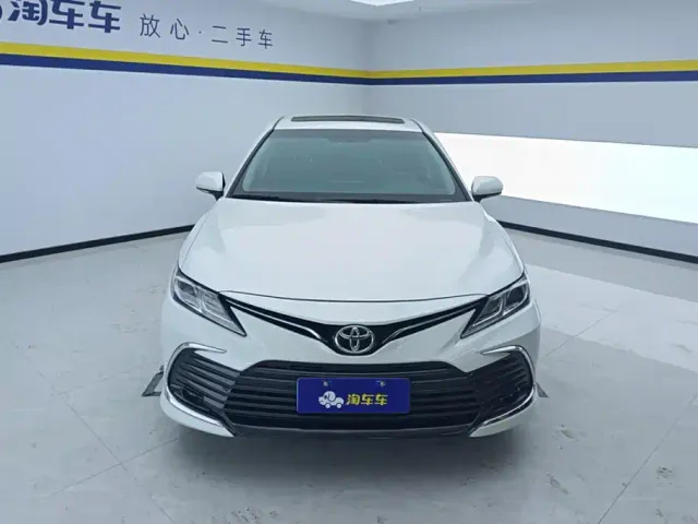 Toyota Camry — Фото автомобиля 2