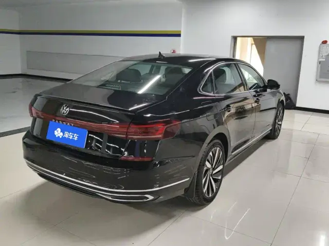 Volkswagen Passat — Фото автомобиля 3